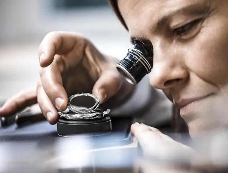 Hublot 宇舶手表受磁走的快怎么办？