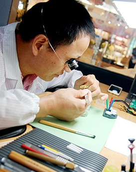 本杰明·托马斯-北京Hublot 宇舶维修服务中心制表师